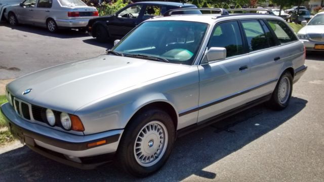 GORGEOUS E34 59K ORIG MILES 525I 525 WAGON SUPER RARE FREE SHIPPING AVAILABLE 1992 BMW 5-Series TOURING WAGON