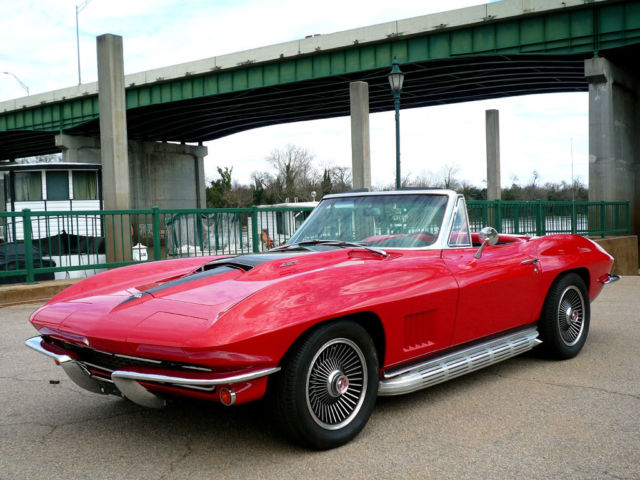 GORGEOUS FINAL YEAR MID-YEAR 'VETTE - ORIGINAL RALLY RED/BLACK LEATHER ROADSTER 1967 Chevrolet Corvette