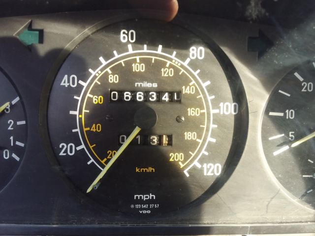 1985 Mercedes-Benz 300-Series W123 300CD - photo 10