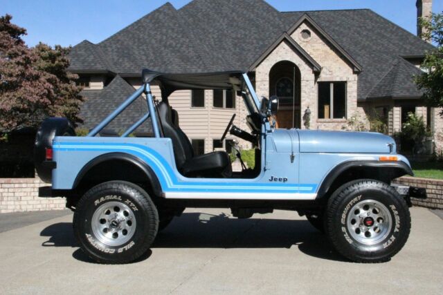 1985 Jeep CJ 7 Solid and Rust Free! NO RESERVE!! 100+pics - photo 2