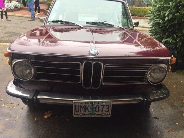 Gorgeous low miles roundie sunroof 4 speed 1973 BMW 2002