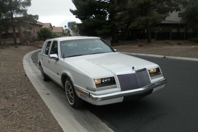 1992 Chrysler Imperial - photo 11