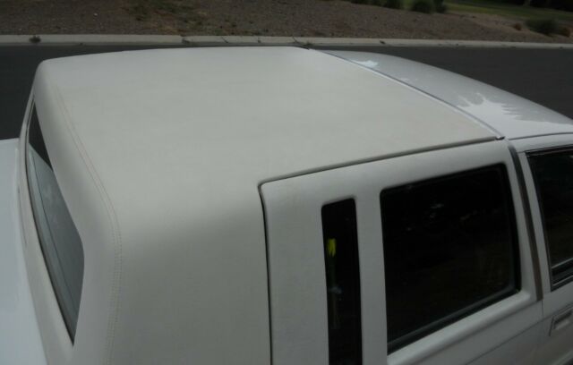 1992 Chrysler Imperial - photo 8
