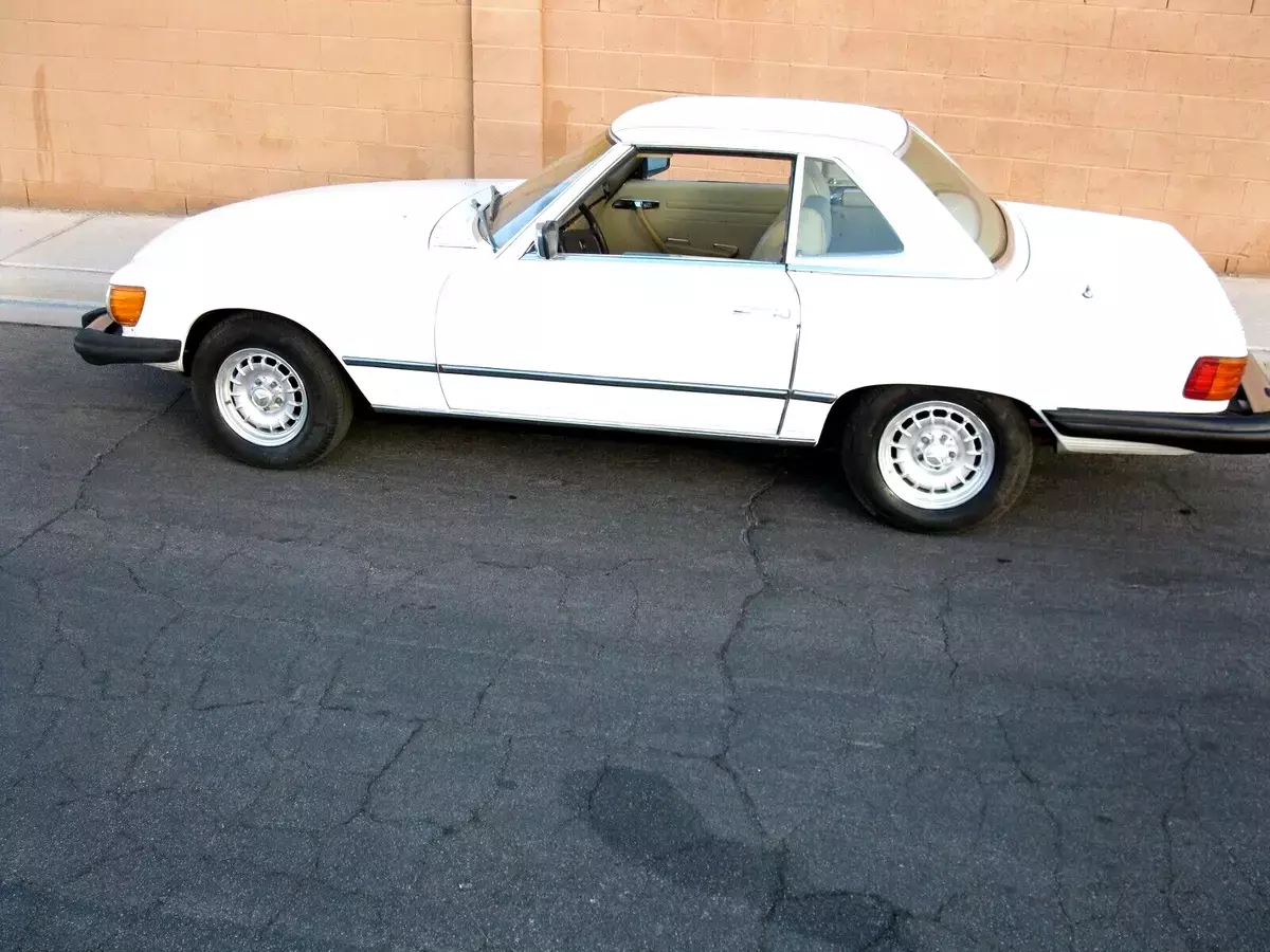 GORGEOUS ORIGINAL LOW MILE SURVIVOR MERCEDES 450SL CONVERTIBLE GARAGED SURVIVOR 1976 Mercedes-Benz SL-Class Std