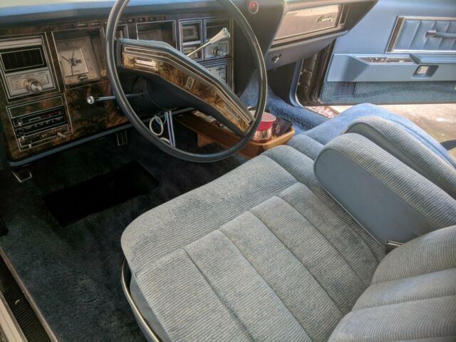 1978 Lincoln Mark Series Blue cloth interior - photo 11