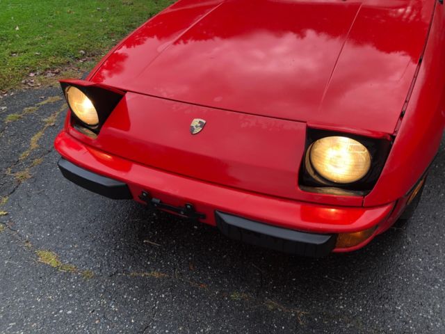Gorgeous red 1987 Porsche 924s 1987 Porsche 924
