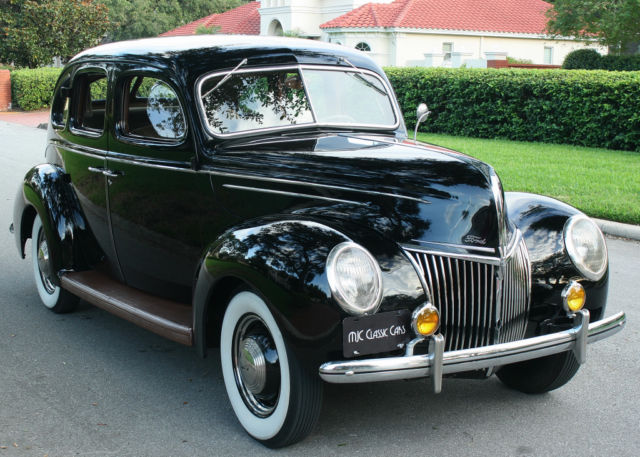 GORGEOUS RESTORED BEAUTY - 1939 Ford Deluxe Sedan - 1K MI 1939 Ford DELUXE SEDAN - RESTORED - 1K MI