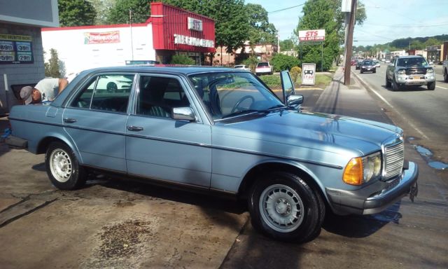 1985 Mercedes-Benz 300-Series W123 - photo 3