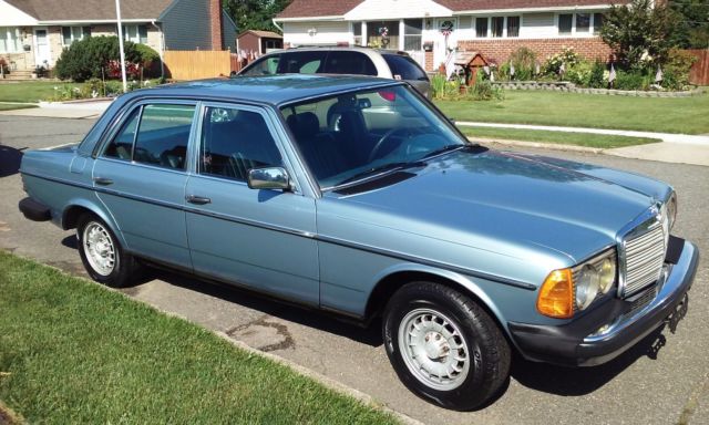 GORGEOUS SUPER RARE DIAMOND BLUE LAST YEAR W123 95K MILES LOW COST SHIPPING 300D 1985 Mercedes-Benz 300-Series W123