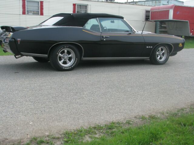 1969 Pontiac GTO convertible - photo 2