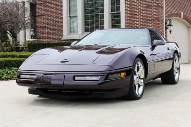 Gorgeous Vette! LT1 V8 Engine, 6-Speed Manual, 22k Original Miles, Documented! 1994 Chevrolet Corvette