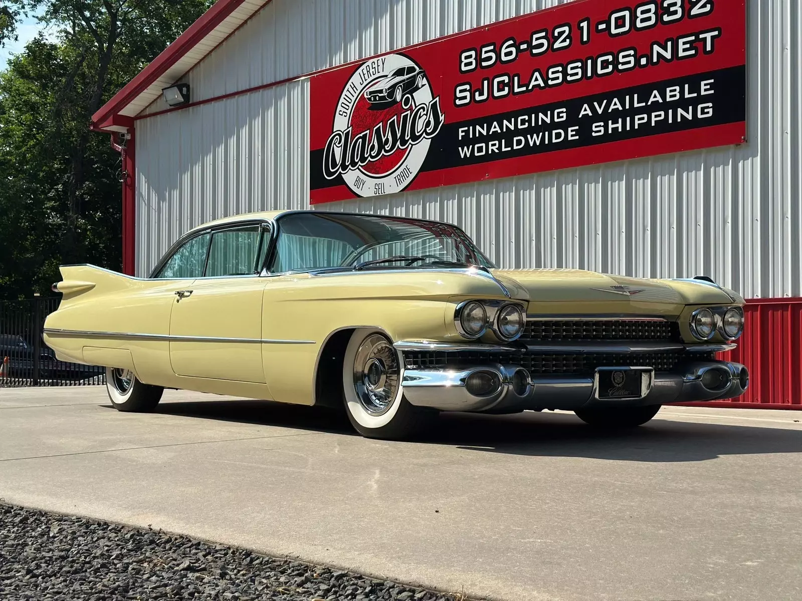 1959 Cadillac Coupe DeVille Deluxe, Gotham Gold, Air Ride 390 V8 A/C Stunner! - photo 4