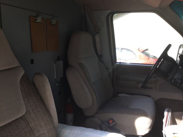 1992 Ford E-Series Van - photo 10