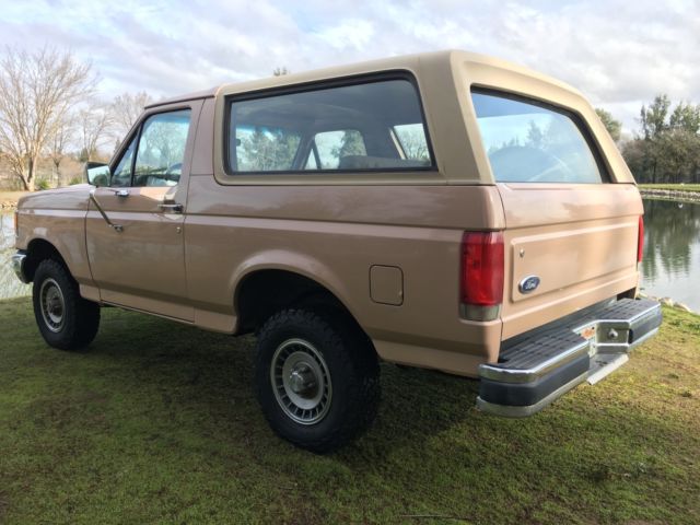 1988 Ford Bronco Custom - photo 4