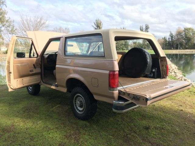 1988 Ford Bronco Custom - photo 9