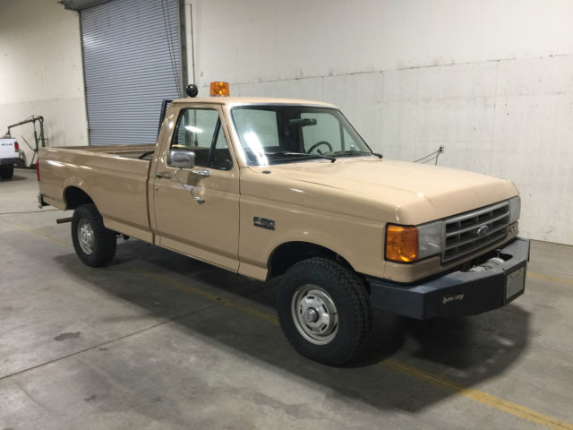 1989 Ford F-150 4WD Custom Standard Cab Pickup 2-Door - photo 10