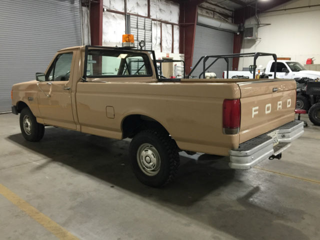 1989 Ford F-150 4WD Custom Standard Cab Pickup 2-Door - photo 4