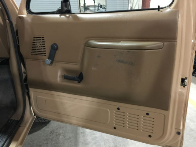 1987 Ford F-150 Custom Standard Cab Pickup 2-Door - photo 11