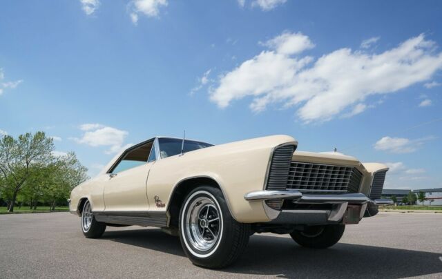 1965 Buick Riviera - photo 2