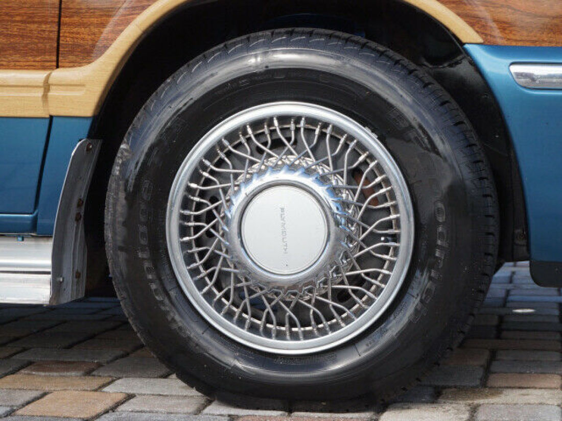 1992 Plymouth Grand Voyager LE Wheelchair Conversion - photo 3