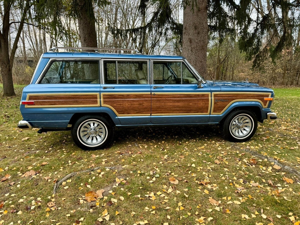 1991 Jeep Wagoneer Grand Wagoneer by Classic Gentleman - photo 10