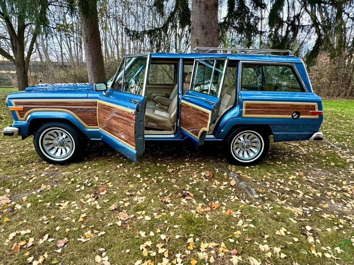 1991 Jeep Wagoneer Grand Wagoneer by Classic Gentleman - photo 11