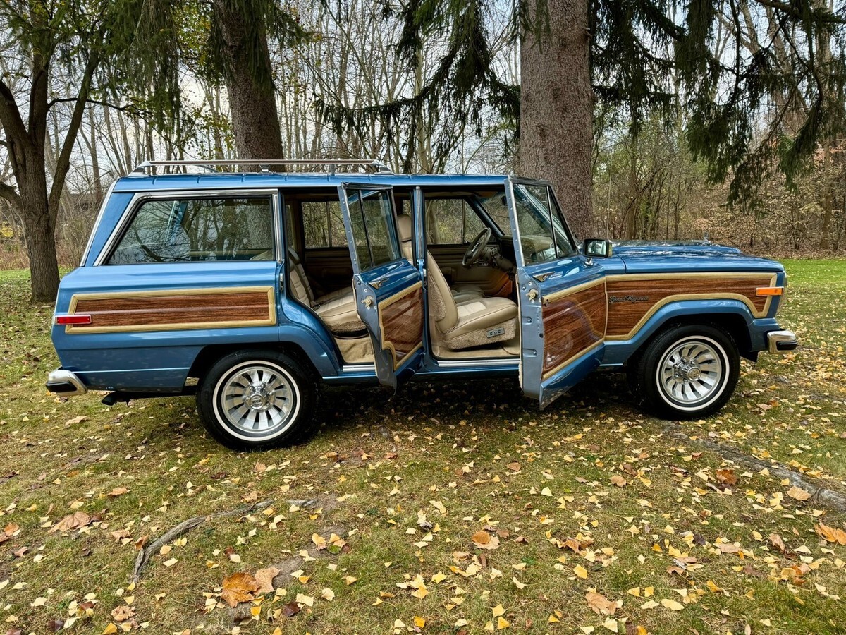 1991 Jeep Wagoneer Grand Wagoneer by Classic Gentleman - photo 12