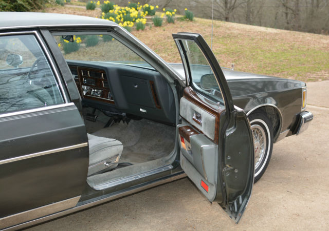 1983 Oldsmobile Ninety-Eight - photo 11