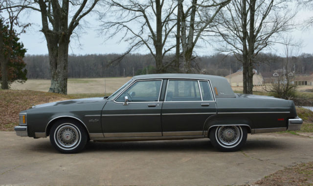 1983 Oldsmobile Ninety-Eight - photo 2