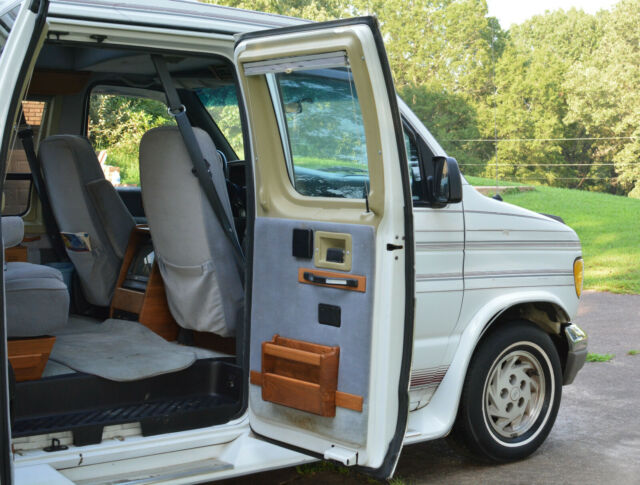 1992 Ford E-Series Van Mark III raised roof custom van - photo 13