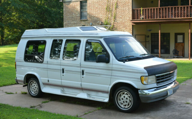 1992 Ford E-Series Van Mark III raised roof custom van - photo 6
