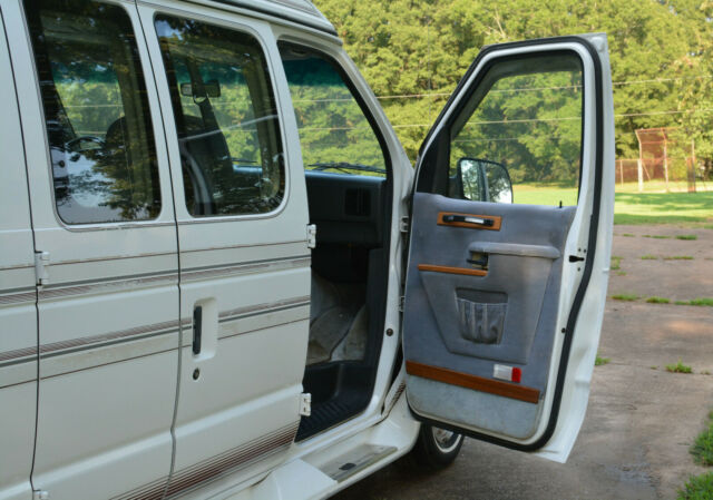 1992 Ford E-Series Van Mark III raised roof custom van - photo 8