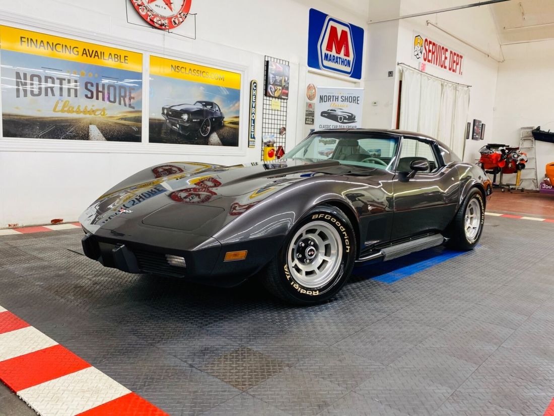 1977 Chevrolet Corvette - RESTO MOD - T TOPS - DRIVES EXCELLENT - SEE VIDE - photo 2