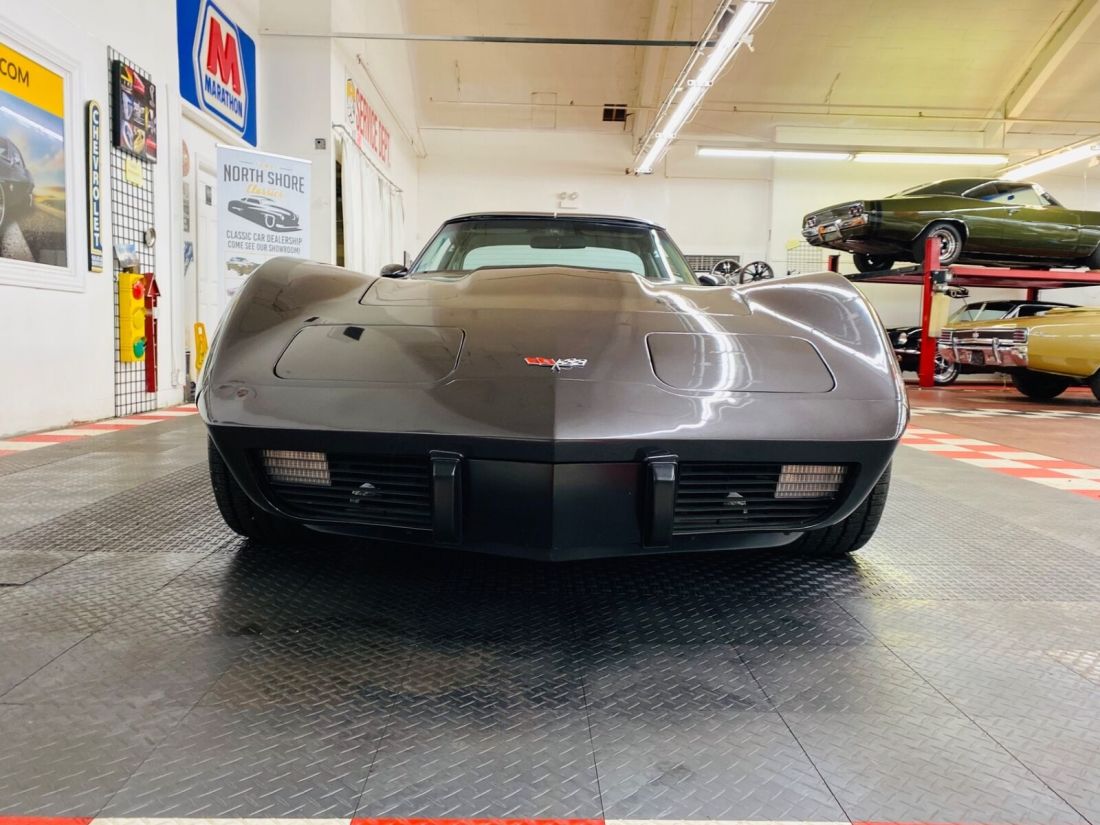 1977 Chevrolet Corvette - RESTO MOD - T TOPS - DRIVES EXCELLENT - SEE VIDE - photo 5