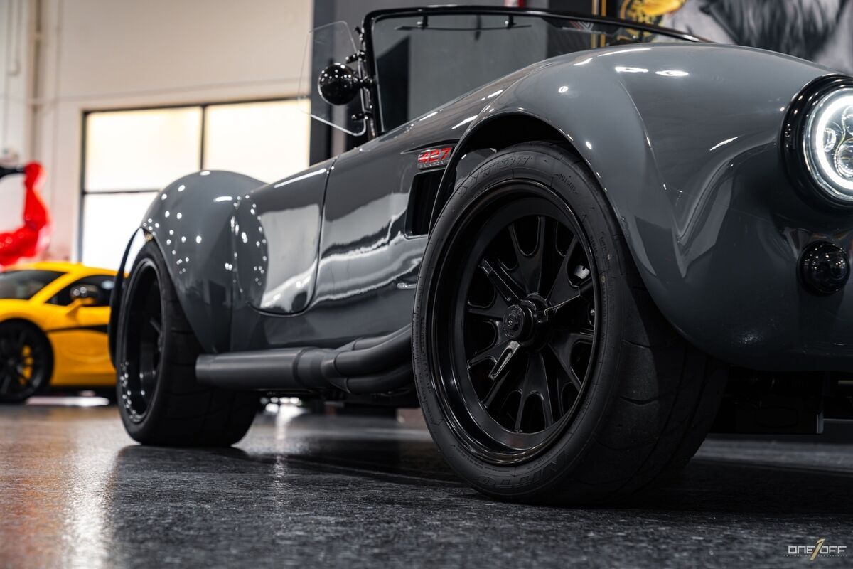 1965 Shelby Cobra 427 Backdraft in Grigio Telesto Paint - photo 4