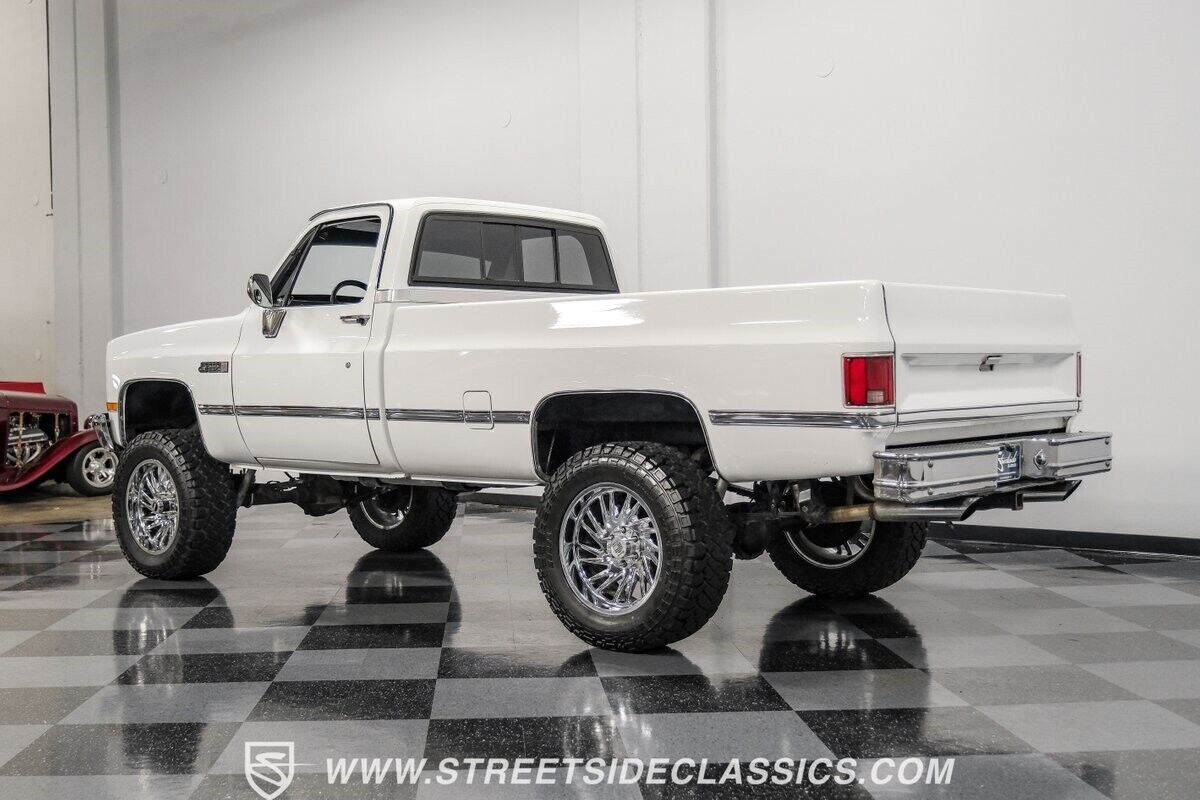 1987 GMC K-15 Scottsdale Restomod 4x4 - photo 10
