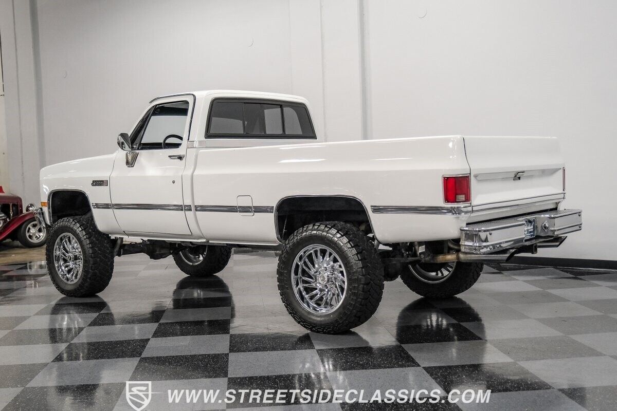 1987 GMC K-15 Scottsdale Restomod 4x4 - photo 11