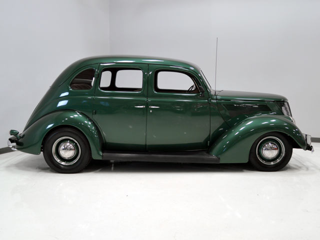 1937 Ford Deluxe - photo 7