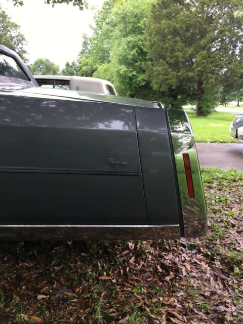1985 Cadillac Brougham 4DOOR - photo 4