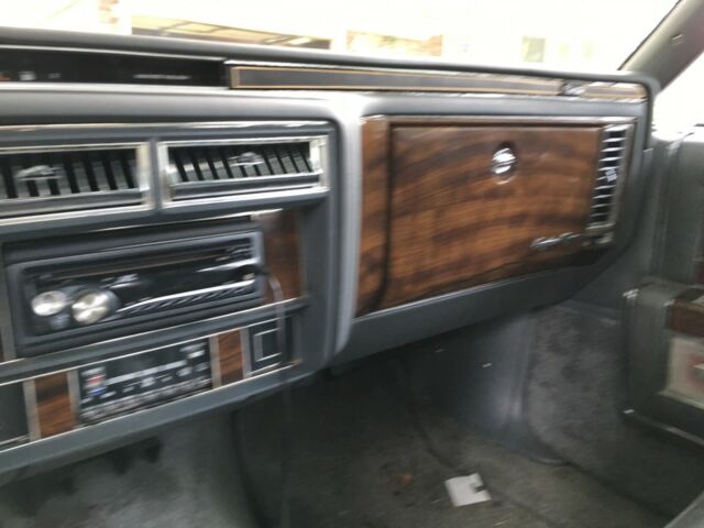 1985 Cadillac Brougham 4DOOR - photo 7