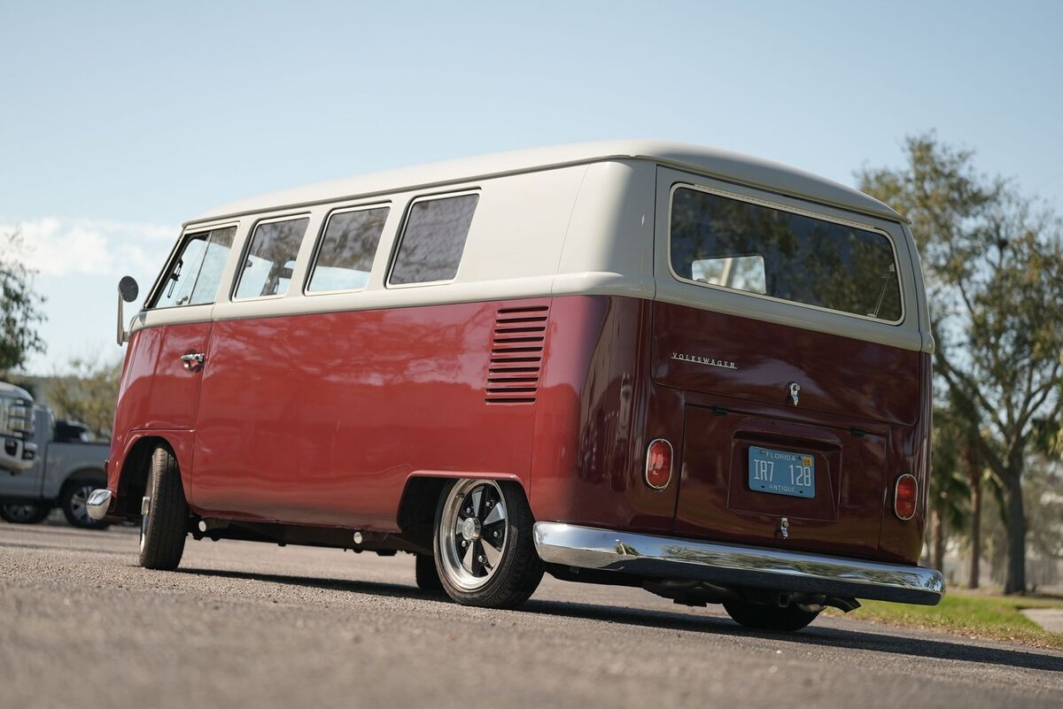 1967 Volkswagen Bus - photo 13
