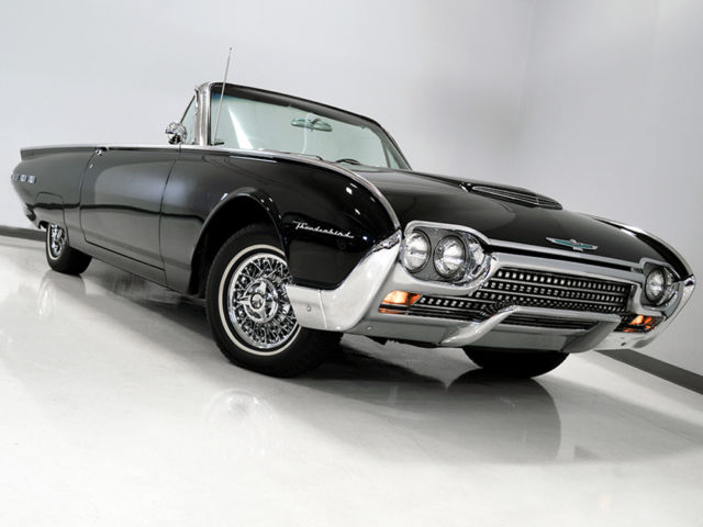 Great colors, sport roadster tonneau, chrome wires, top works! 1962 Ford Thunderbird