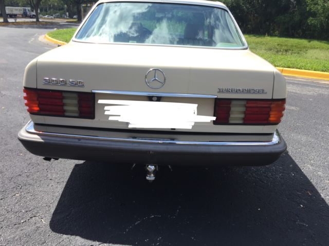 1985 Mercedes-Benz 300-Series 4Door - photo 10
