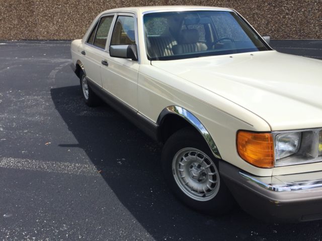 1985 Mercedes-Benz 300-Series 4Door - photo 9