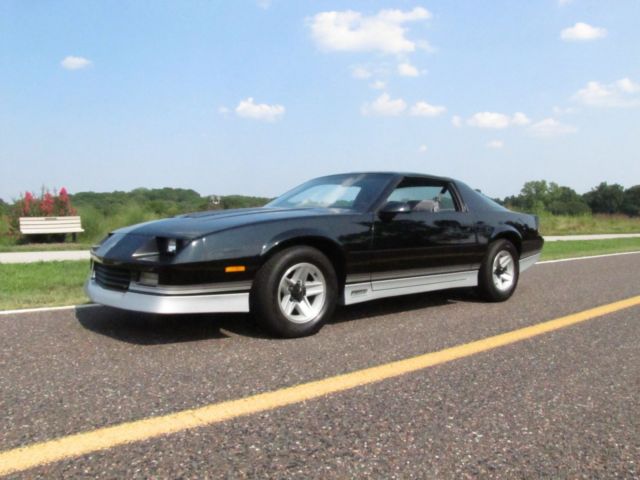 1985 Chevrolet Camaro Z28 V8 Automatic with only 32k miles! - photo 2