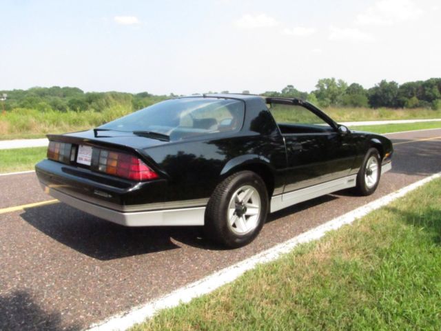 1985 Chevrolet Camaro Z28 V8 Automatic with only 32k miles! A/C! - photo 7