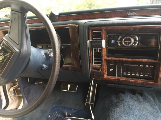 1991 Cadillac Brougham - photo 3