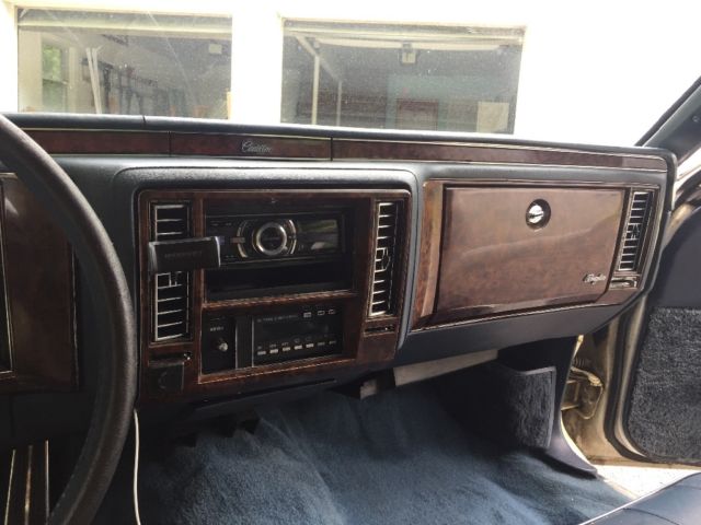 1991 Cadillac Brougham - photo 8