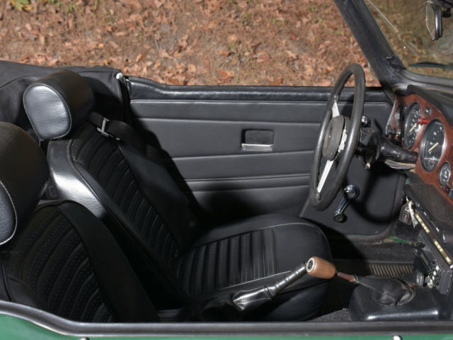 1975 Triumph TR-6 Great driver! NO RUST! Previously owned by an airc - photo 4