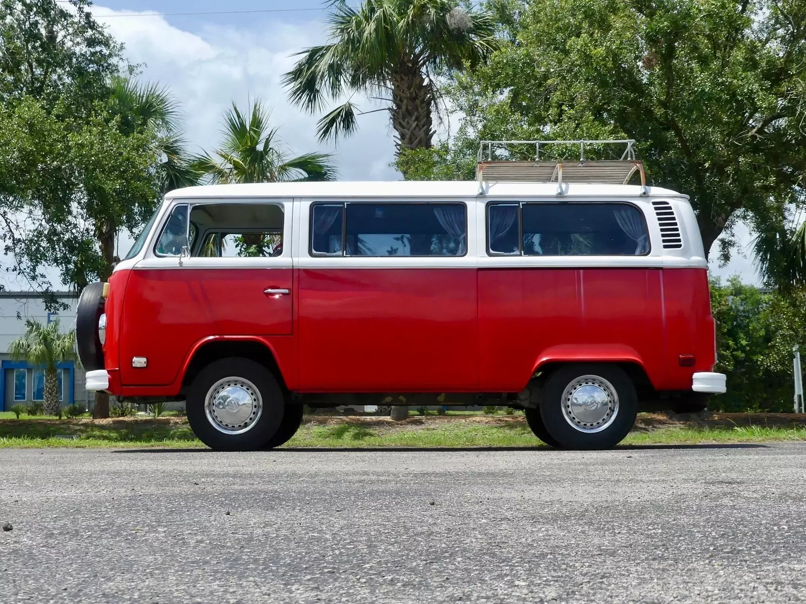 1974 Volkswagen Bus - photo 11
